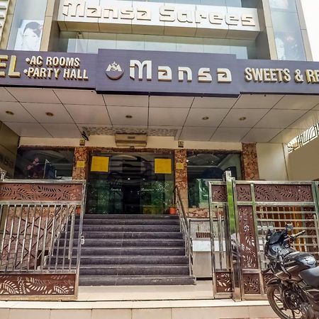 Hotel Mansa Kanpur Esterno foto