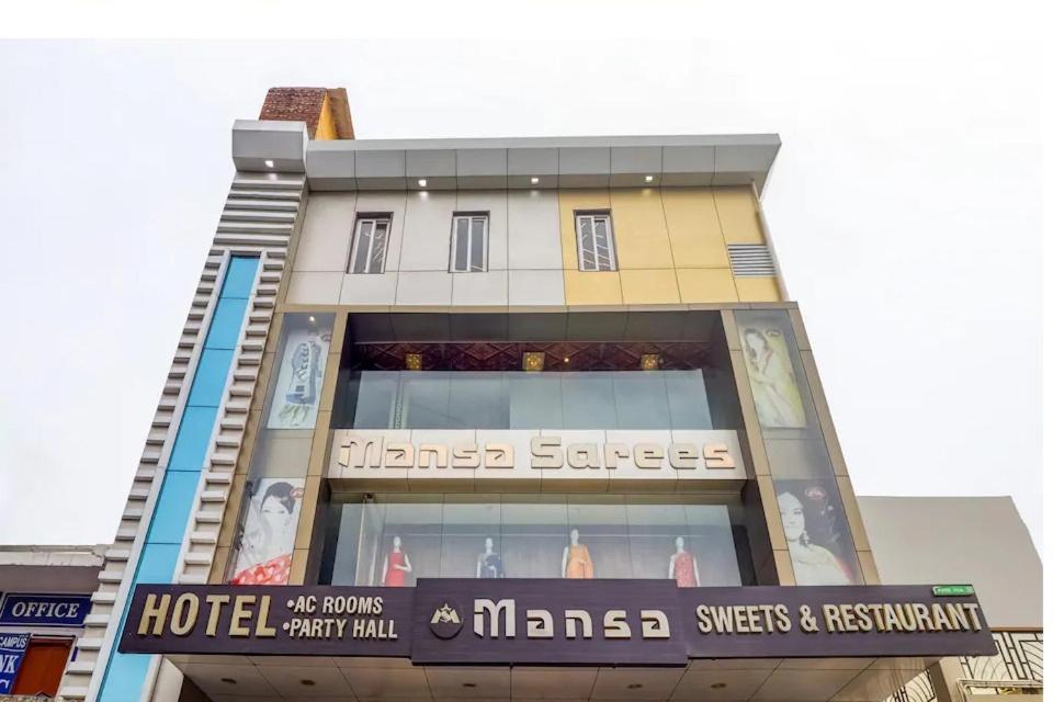 Hotel Mansa Kanpur Esterno foto