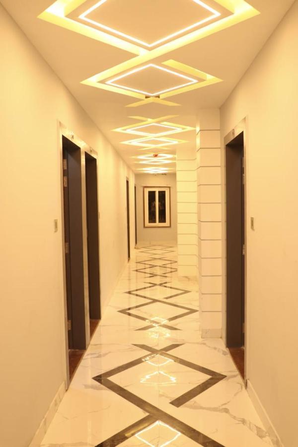 Hotel Mansa Kanpur Esterno foto