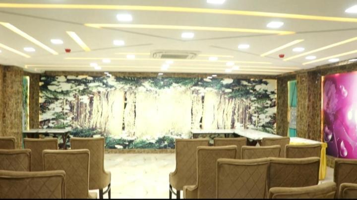 Hotel Mansa Kanpur Esterno foto